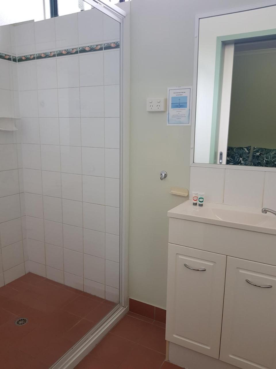 غلادستون Harbour Lodge Motel المظهر الخارجي الصورة